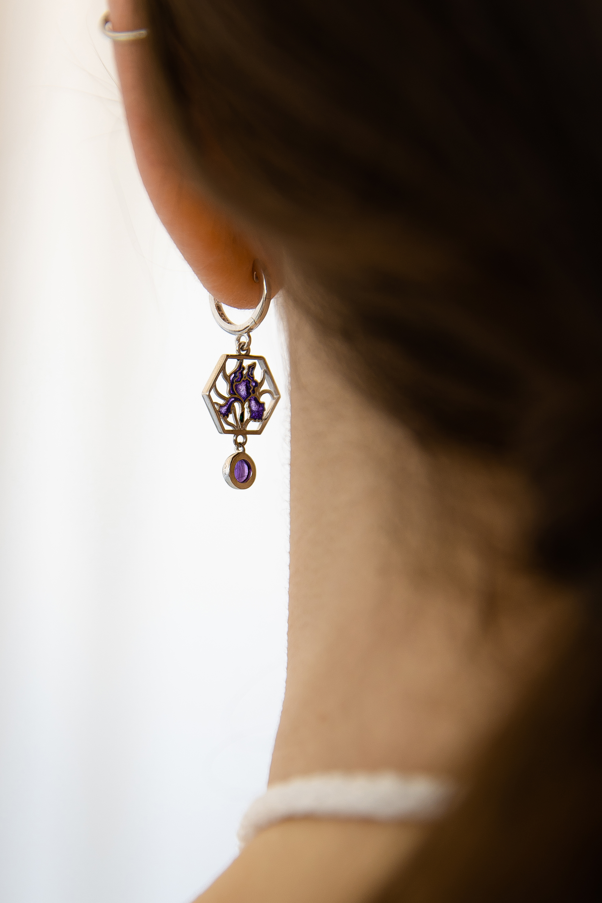 Серьги Ирисы с аметистом и горячей эмалью